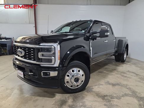Certified 2023 Ford F450 Platinum w/ FX4 Off-Road Package image 1