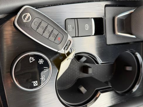 Used 2023 Nissan Rogue SL w/ SL Premium Package image 8