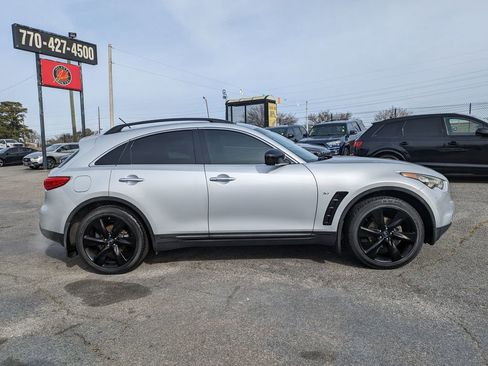 Used 2017 INFINITI QX70 2WD w/ Premium Package image 4