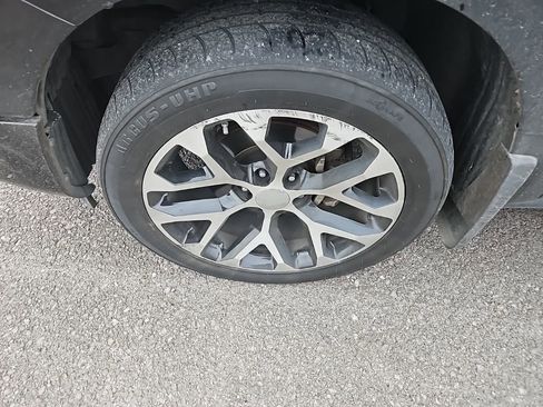 Used 2021 Nissan Titan SV w/ SV Convenience Package image 14