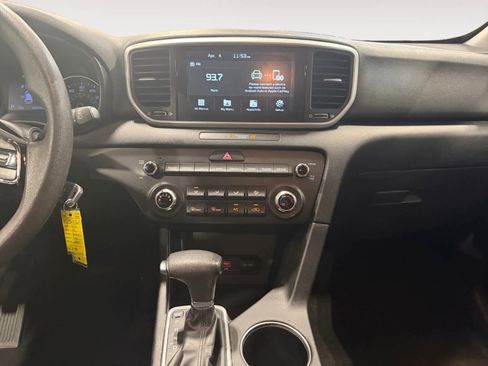 Used 2021 Kia Sportage LX image 12