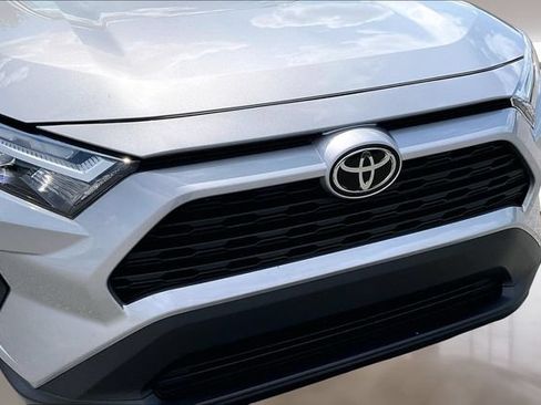 Used 2024 Toyota RAV4 XLE w/ Convenience Package FWD image 28