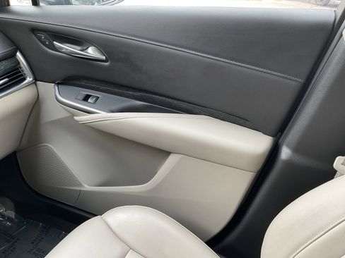 Used 2021 Cadillac XT4 Premium Luxury image 17