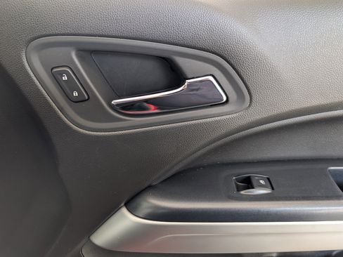 Used 2015 Chevrolet Colorado LT w/ LT Convenience Package image 21