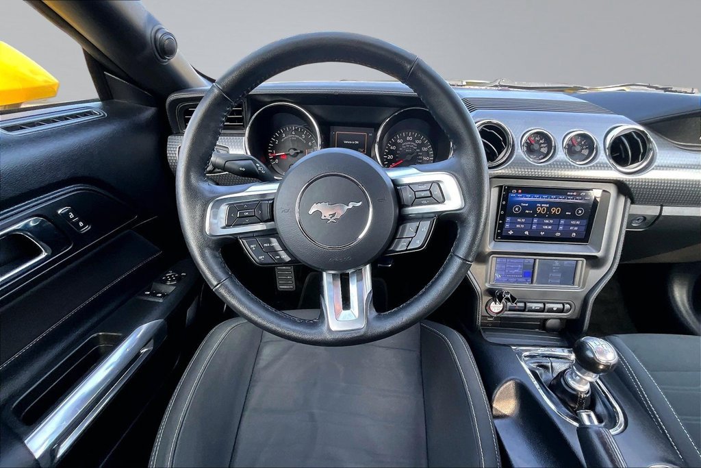 Used 2017 Ford Mustang GT w/ GT Performance Package RWD image 5