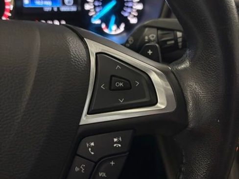 Used 2017 Ford Fusion SE FWD image 17