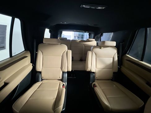Used 2021 Chevrolet Tahoe Premier AWD/4WD image 33