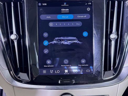 Used 2024 Volvo S60 B5 Core image 24