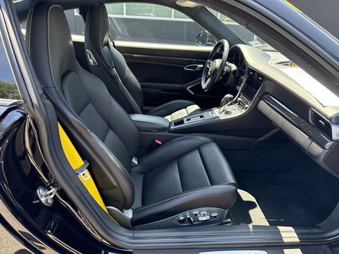 Used 2019 Porsche 911 Turbo AWD/4WD image 2