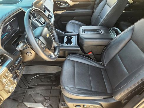 Used 2024 Chevrolet Suburban High Country w/ Advanced Technology Package image 13