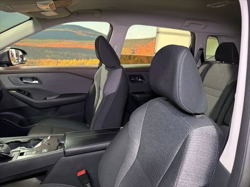 Used 2023 Nissan Rogue SV FWD image 19