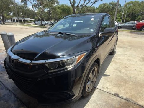 Used 2019 Honda HR-V LX image 2