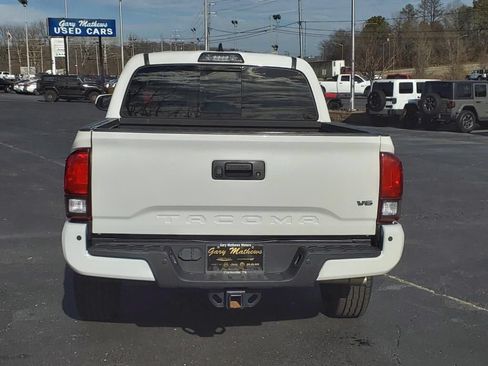 Used 2019 Toyota Tacoma SR5 RWD image 18