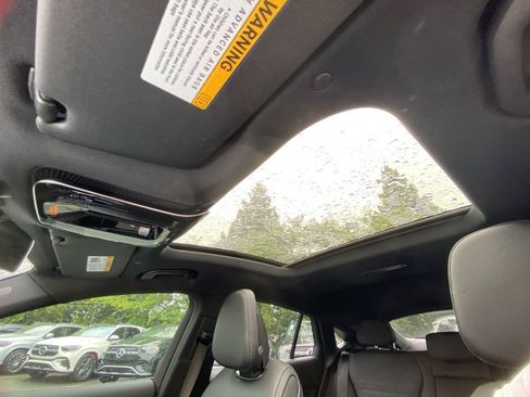Used 2024 Mercedes-Benz GLC 300 4MATIC image 21