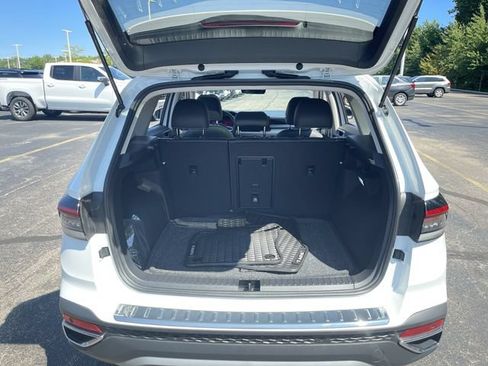 Used 2025 Volkswagen Taos SEL AWD/4WD image 26