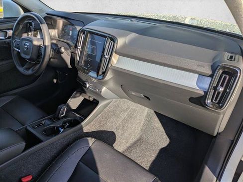 Used 2019 Volvo XC40 T5 Momentum AWD/4WD image 21