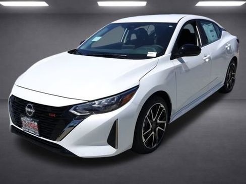 New 2025 Nissan Sentra SR image 8