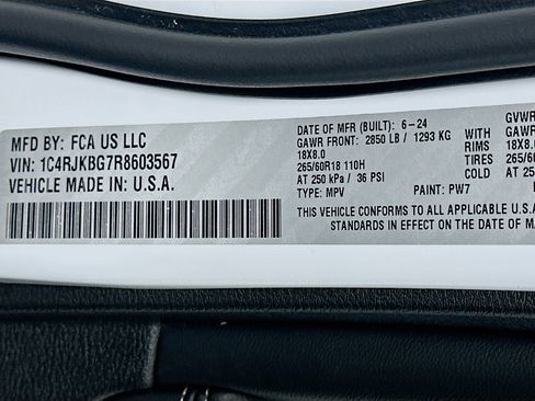 Used 2024 Jeep Grand Cherokee L Limited w/ Luxury Tech Group II image 12