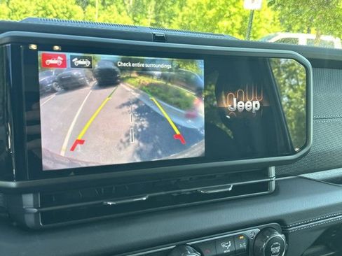 Used 2024 Jeep Wrangler Unlimited Rubicon 4xe w/ Technology Group image 33