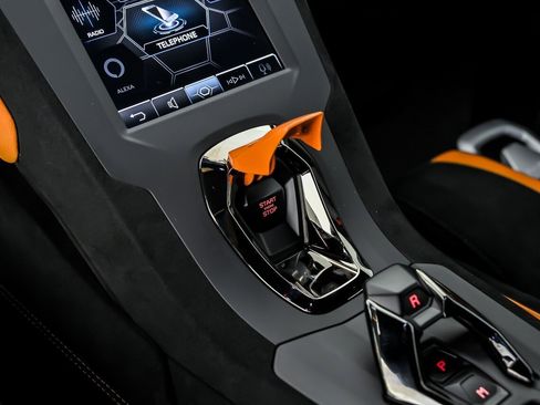 Used 2022 Lamborghini Huracan STO RWD image 34