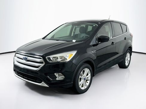 Used 2019 Ford Escape SE FWD image 3