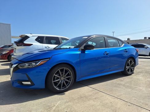 Used 2023 Nissan Sentra SR w/ SR Premium Package FWD image 1