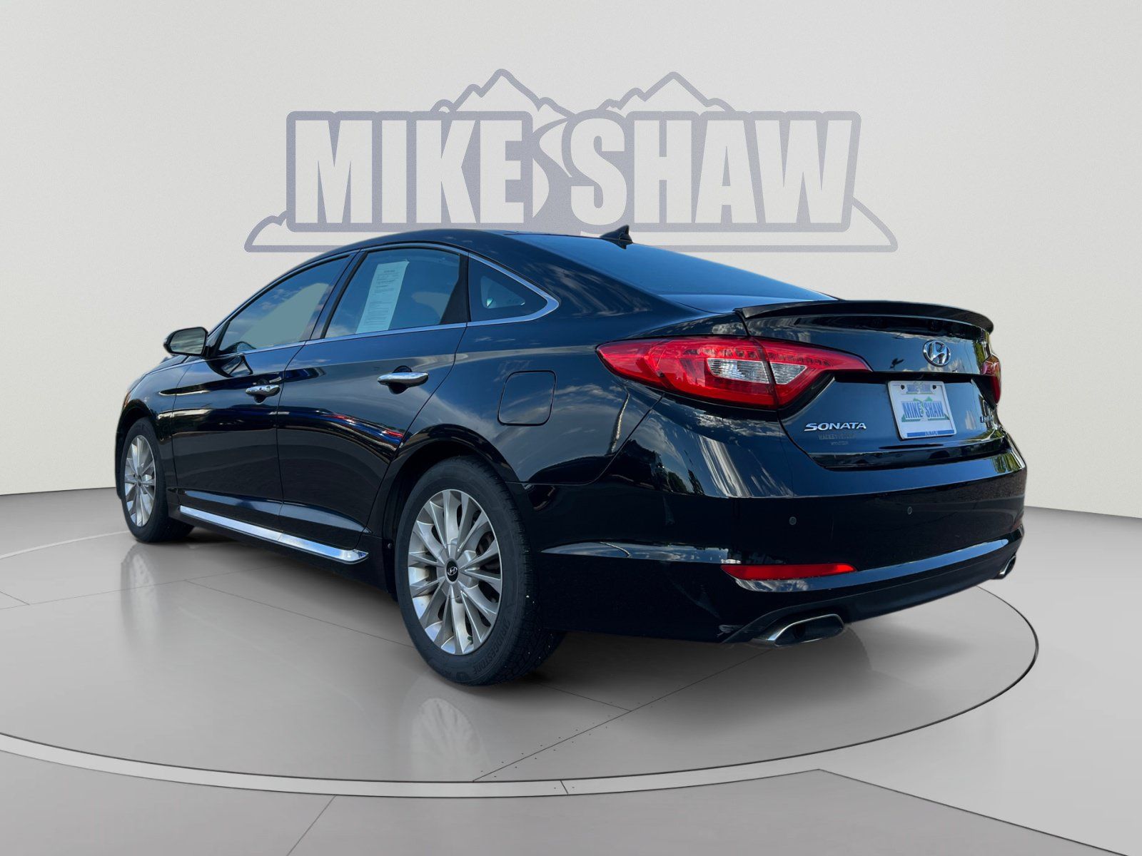 Used 2015 Hyundai Sonata Limited w/ Option Group 06 FWD image 3