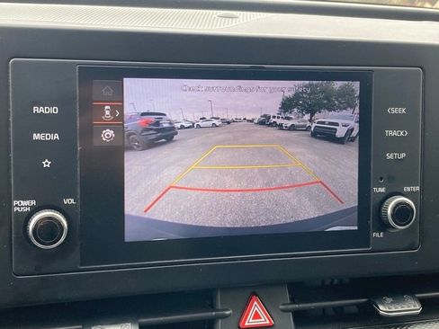 Used 2024 Kia Sportage LX image 20