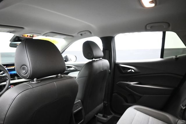 Used 2025 Chevrolet Trax LT FWD image 25