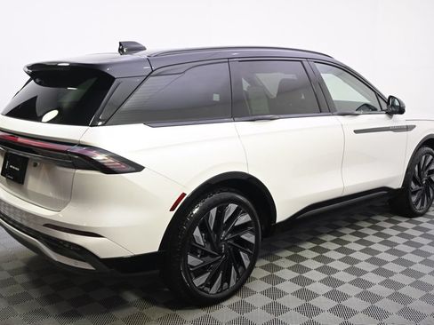 New 2026 Lincoln Nautilus Reserve w/ Jet Appearance Package AWD/4WD image 7