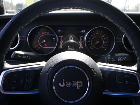 Used 2022 Jeep Wrangler Unlimited Sahara w/ Cold Weather Group image 25