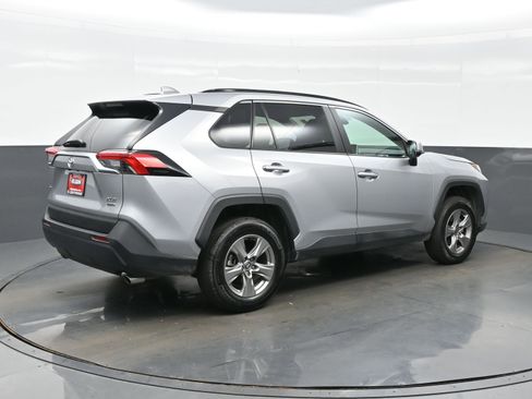 Used 2025 Toyota RAV4 XLE AWD/4WD image 6