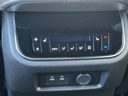 New 2026 Nissan Armada Platinum image 15