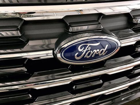 New 2026 Ford Explorer Active image 30