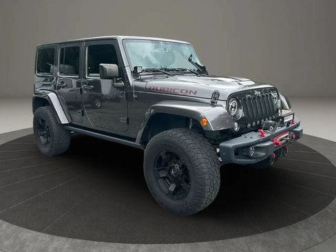 Used 2016 Jeep Wrangler Unlimited Rubicon AWD/4WD image 3