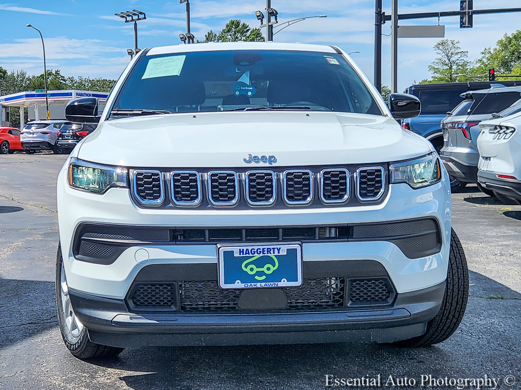 Used 2025 Jeep Compass Sport AWD/4WD image 4