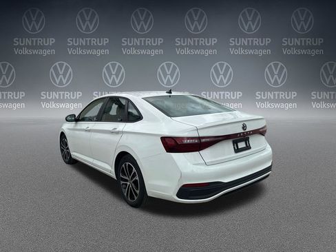 Used 2025 Volkswagen Jetta Sport FWD image 3