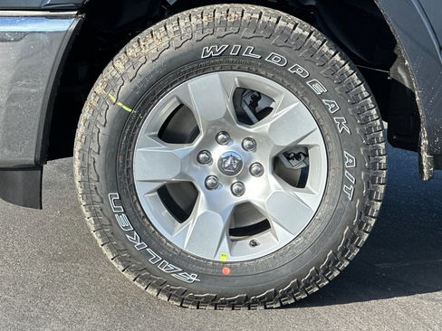 New 2026 RAM 1500 4x4 Crew Cab image 23