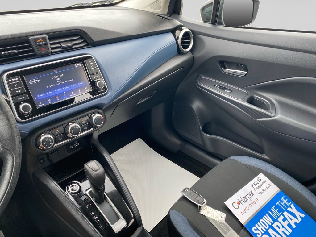 Used 2025 Nissan Versa SV FWD image 30