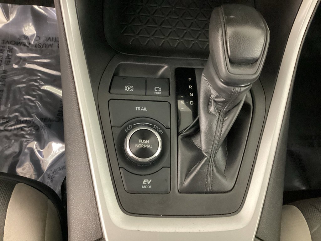 Used 2024 Toyota RAV4 XLE AWD/4WD image 20