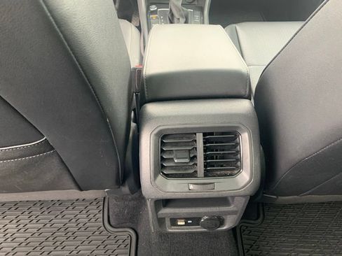 Used 2020 Volkswagen Tiguan SE w/ Panoramic Sunroof Package FWD image 29