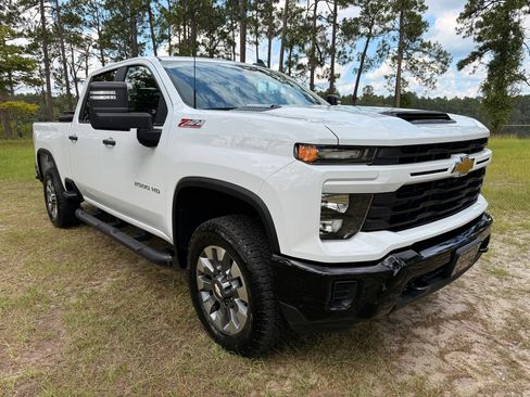 Used 2024 Chevrolet Silverado 2500 Custom w/ Custom Value Package AWD/4WD image 7
