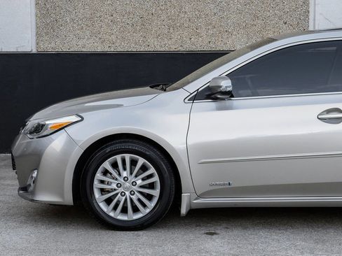 Used 2015 Toyota Avalon Limited image 12