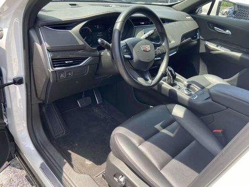Used 2023 Cadillac XT4 Sport FWD image 9