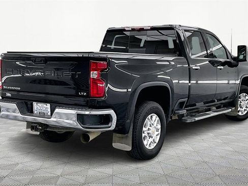Used 2024 Chevrolet Silverado 2500 LTZ w/ LTZ Convenience Package image 2