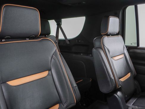 Used 2023 GMC Yukon XL AT4 image 32