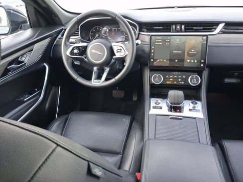 Used 2023 Jaguar F-PACE S AWD/4WD image 10
