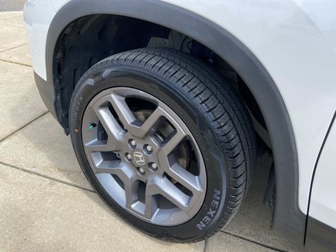 Used 2023 Honda Passport EX-L image 32