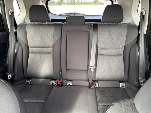 Used 2025 Nissan Rogue SV FWD image 40