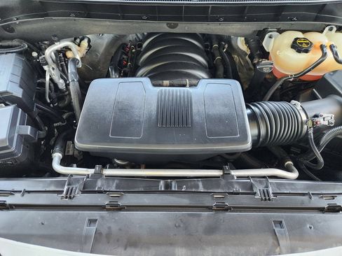 Used 2025 Chevrolet Tahoe Z71 w/ Comfort Package AWD/4WD image 32